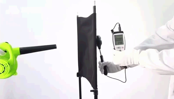 防寒性抜群！NASA宇宙服の素材を使用した「エアパンツ」たった2ミリの